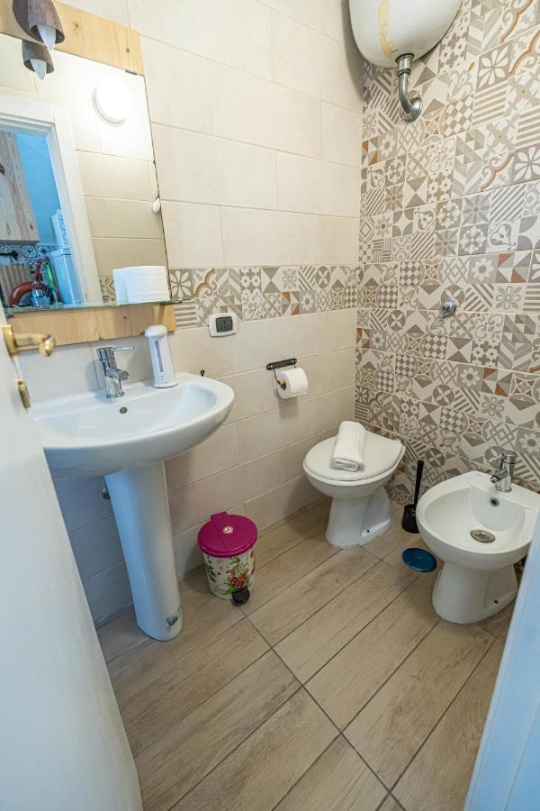 Casa Vacanze Decumano 18 Naples Luaran gambar